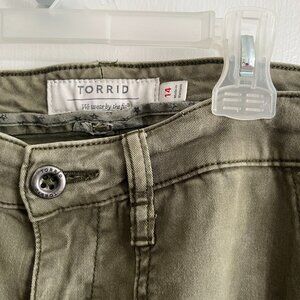 Cropped Pants